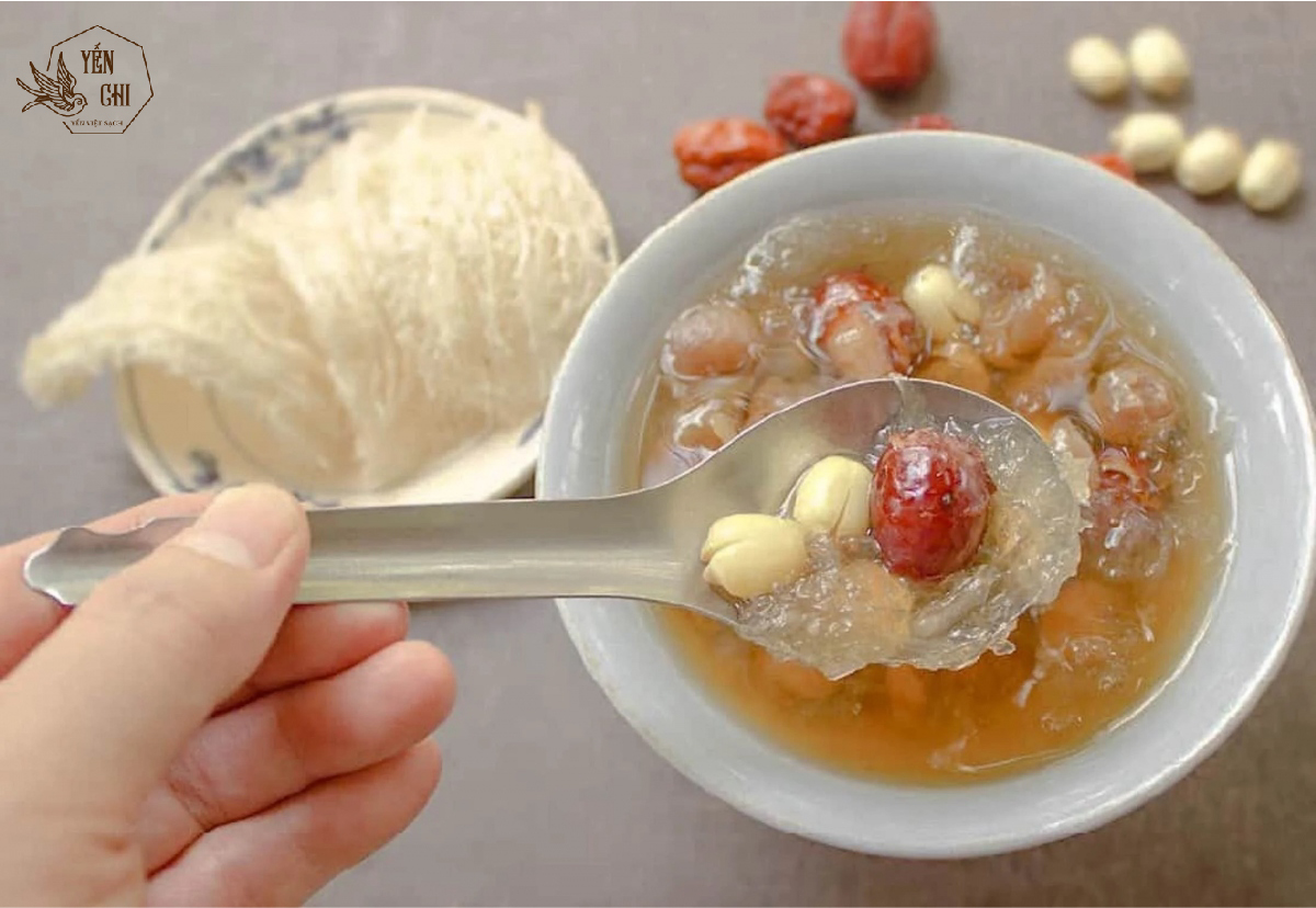 Việc nên chọn mua yến sào hay yến tinh chế phụ thuộc vào mục đích, ngân sách và nhu cầu của bạn Việc nên chọn mua yến sào hay yến tinh chế phụ thuộc vào mục đích, ngân sách và nhu cầu của bạn